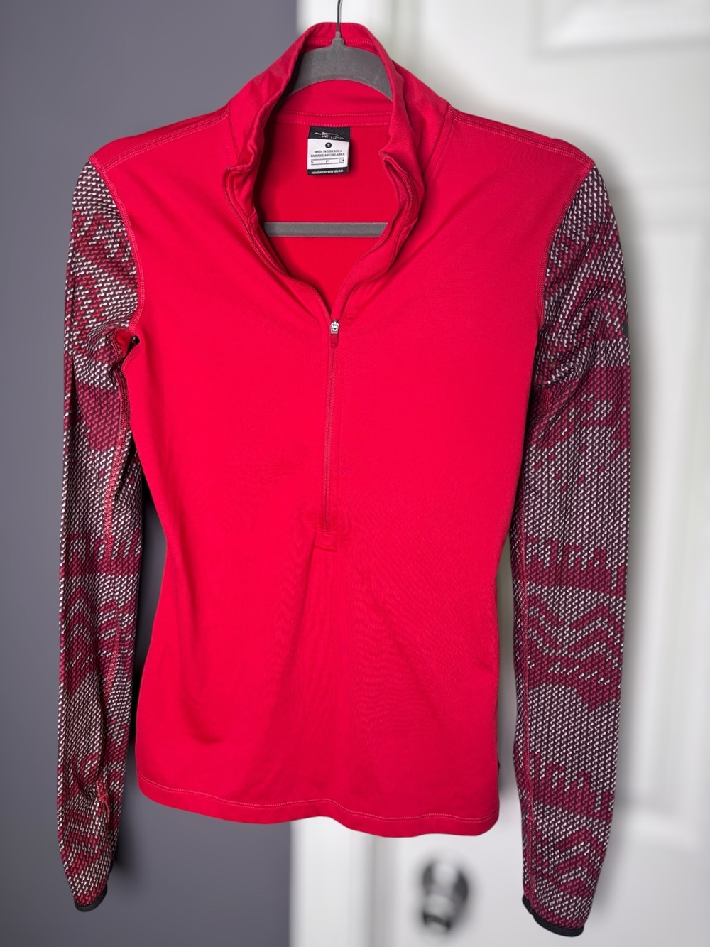 Nike Pro Red Half Zip Long Sleeve Pullover Printed Sleeves Small